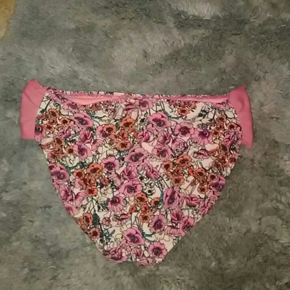 Bathing suit - Picture 4 of 4